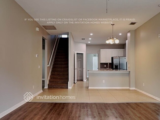 Building Photo - 5905 Lilac Lake Dr