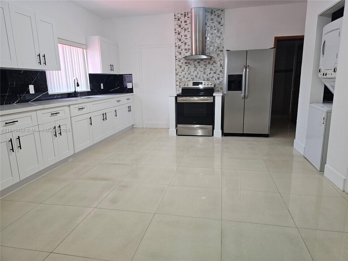 Foto principal - 7601 SW 22nd St