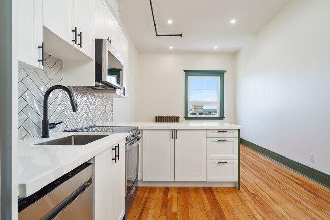 Photo du bâtiment - 72 James St N