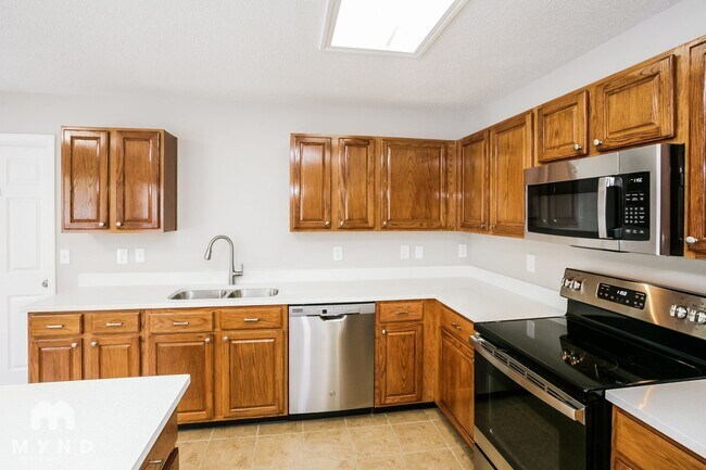 Foto del edificio - 9032 Stones Bluff Ln