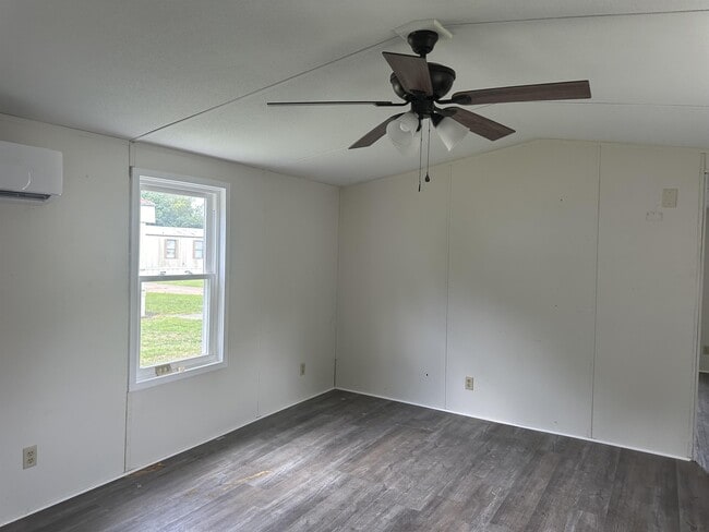 Foto del edificio - 251 Pebble Rock Cir