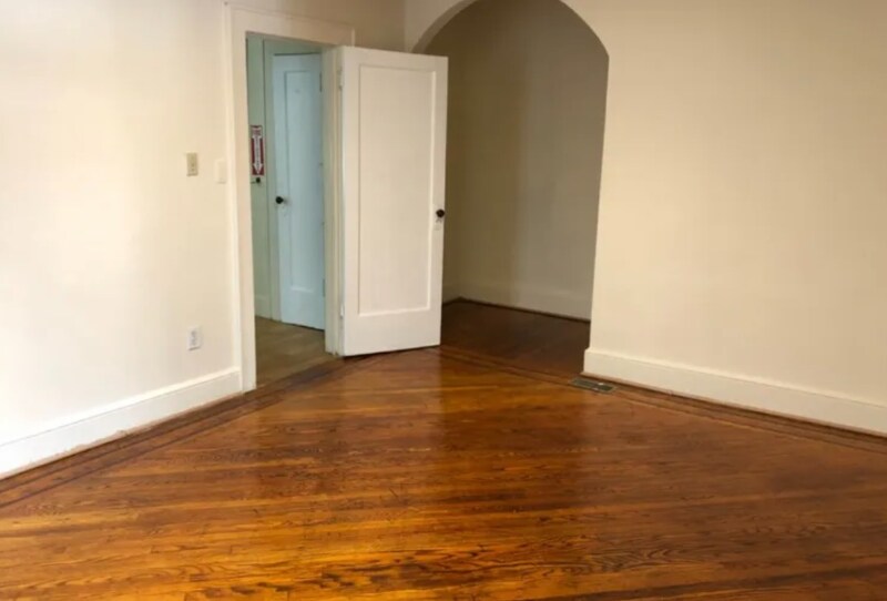 Foto principal - 1579 Leslie St