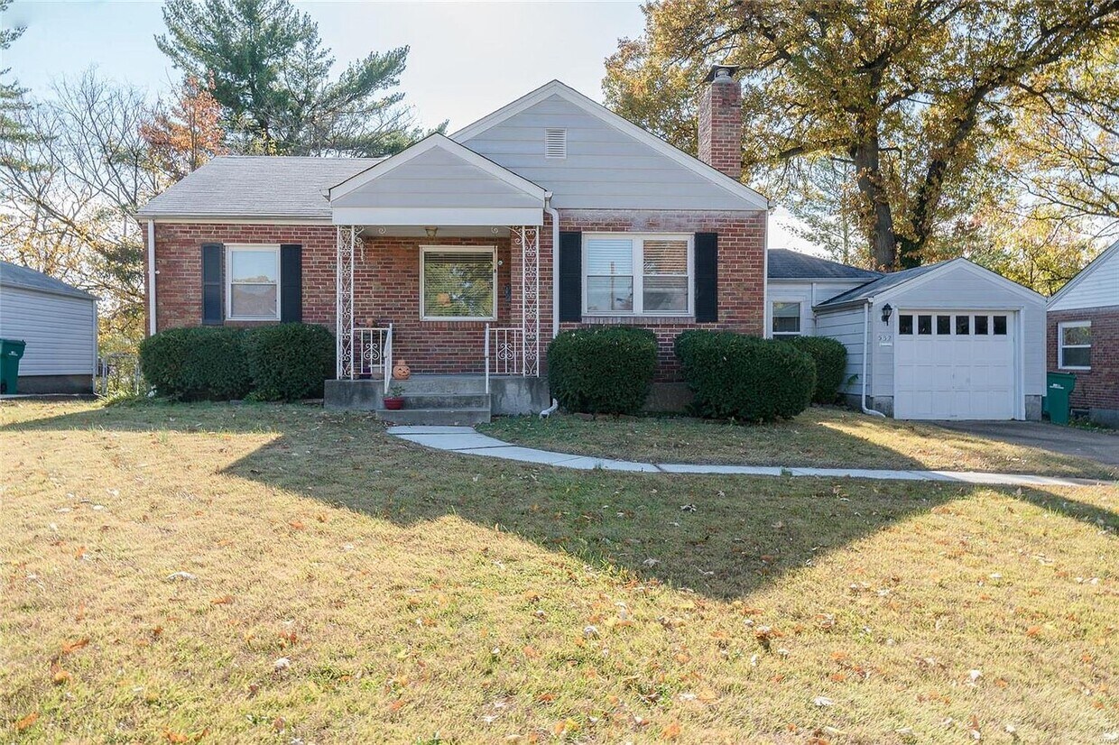 552 Ambergate Dr, ster Groves, MO 63119 House for Rent in ster