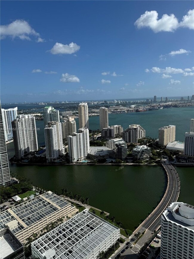 Foto del edificio - 950 Brickell Bay Dr