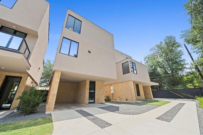 Building Photo - 1403 Barton Hills Dr