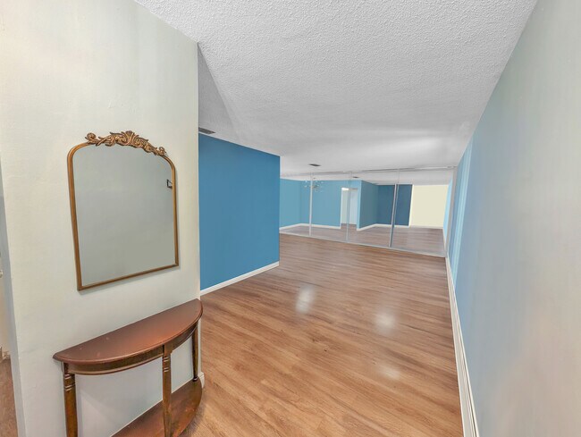 Foto del edificio - 8361 NW 24th Pl