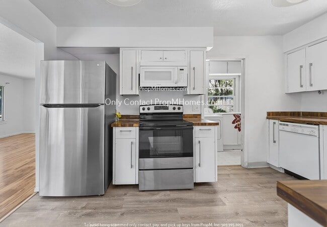 Photo - Charming Three Bedroom in Woodstock Neighborhood! House
