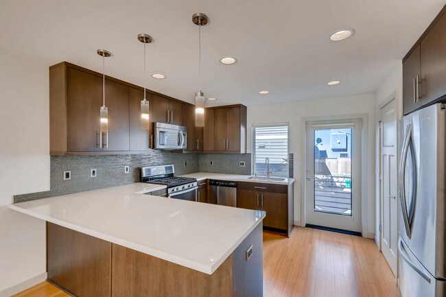 Building Photo - 111 17TH AVE