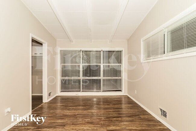 Foto del edificio - 3134 Westwood Dr