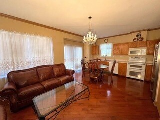 Building Photo - 752 S Parkside Dr