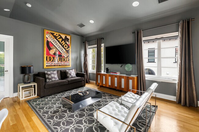 Foto del edificio - 6339 W 6th St
