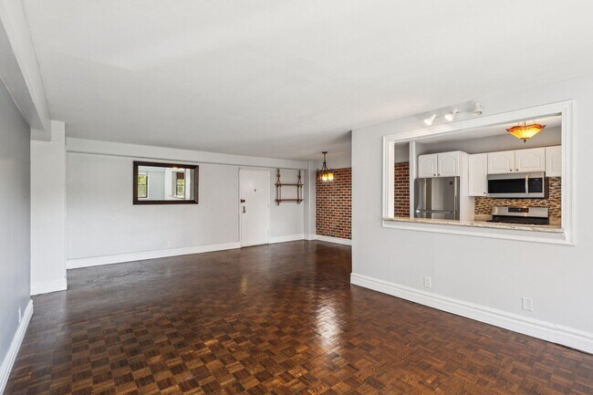 Foto del edificio - 8800 BLVD E