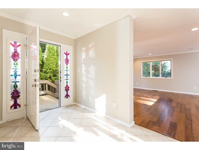 Foto del edificio - 11 Lexington Ct