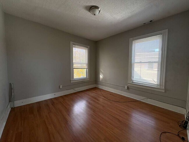 Building Photo - 153 Humphrey St