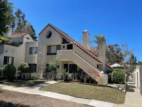 Building Photo - 325 N Melrose Dr