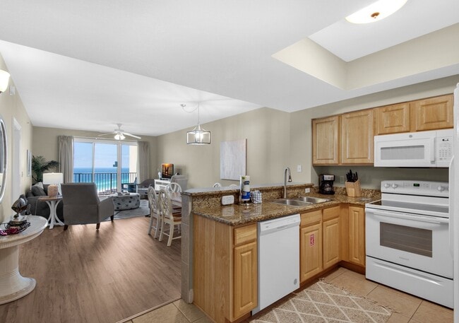 Cocina, comedor y sala de estar - 122 Seascape Dr
