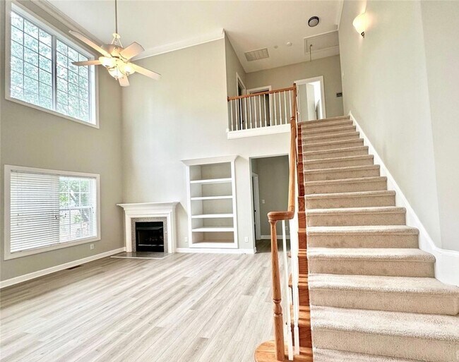 Foto del edificio - 4 BR/2.5BA | Newly Renovated Single Family Home |Fenced backyard| Elegant Brick Home in the Heart...