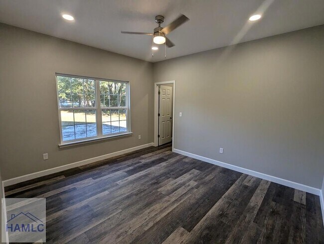 Foto del edificio - 275 Myrtle Ave