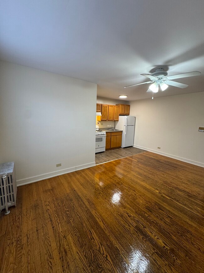 Foto del edificio - 4956 S Prairie Ave