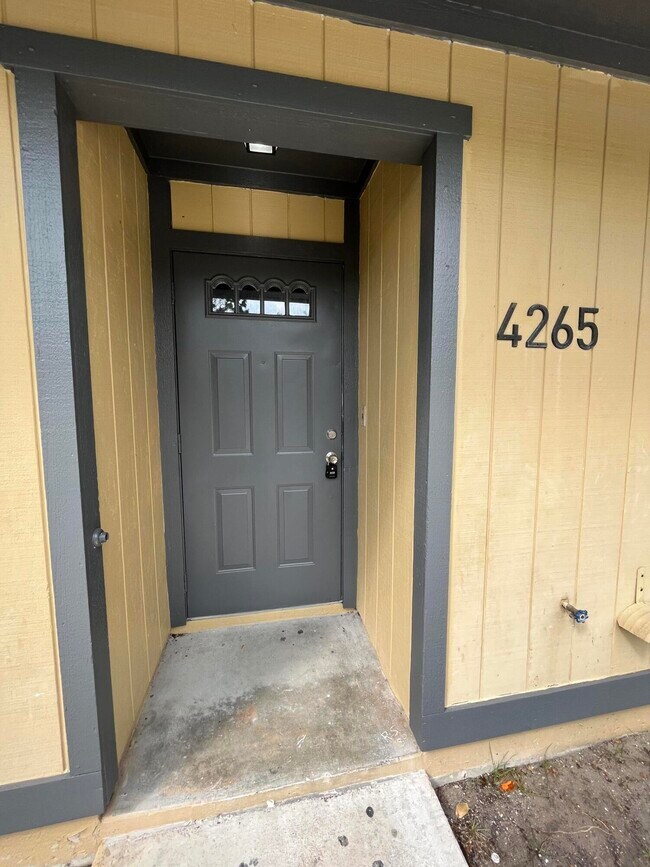 Building Photo - 4265 Narcissus Ave