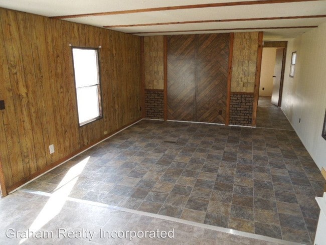 Building Photo - 1412 Wells Rd