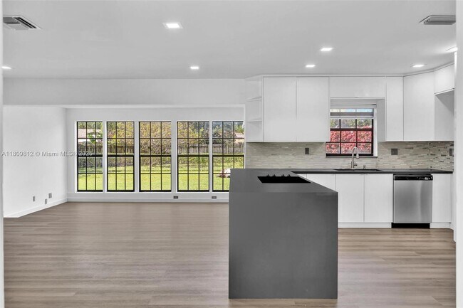 Foto del edificio - 418 S 57th Way