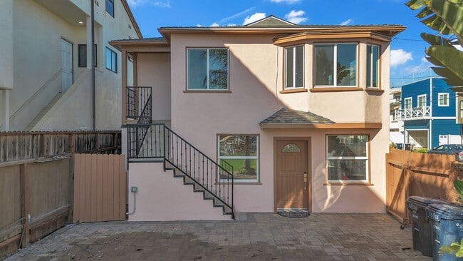 Foto del edificio - 16865 Bayview Dr