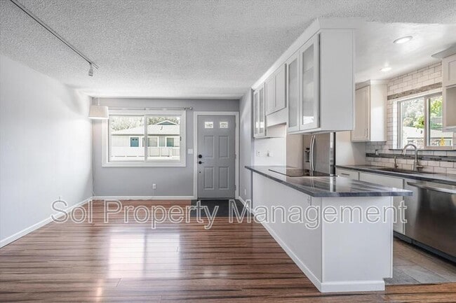 Building Photo - 925 Ponselle Ln
