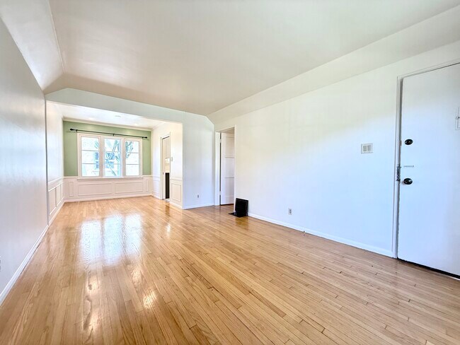 Foto del edificio - 1116 E Glenoaks Blvd