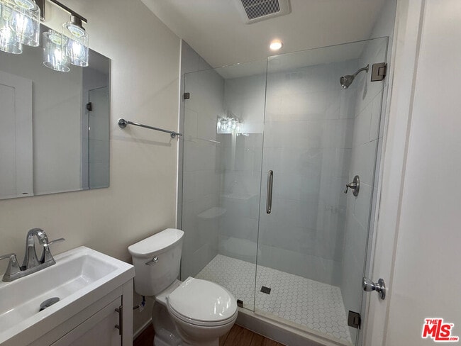 Foto del edificio - 2320 Carnegie Ln