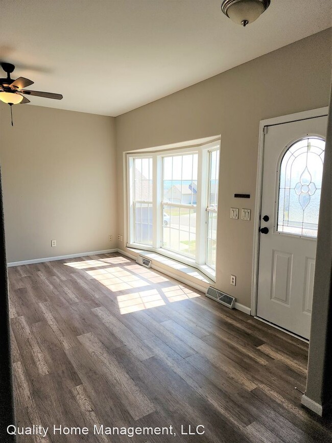 Building Photo - 4 br, 3 bath House - 2104 Thompson Dr