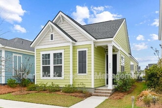 Building Photo - 553 Sound Dr