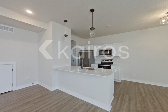 Foto del edificio - 6918 Bluebell Ct