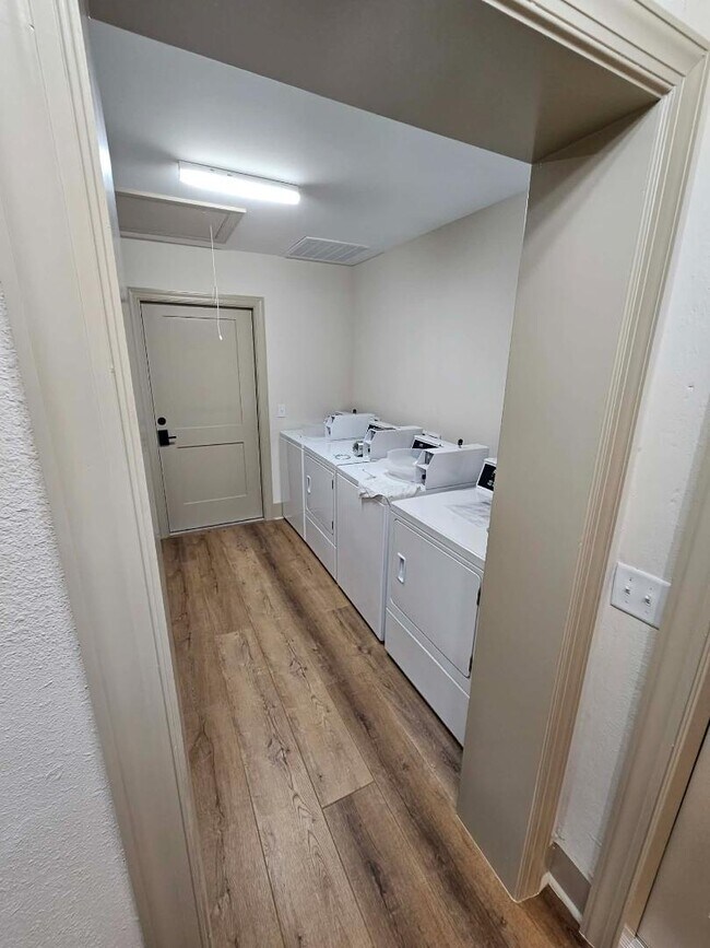 Foto del edificio - 152 E Orange St