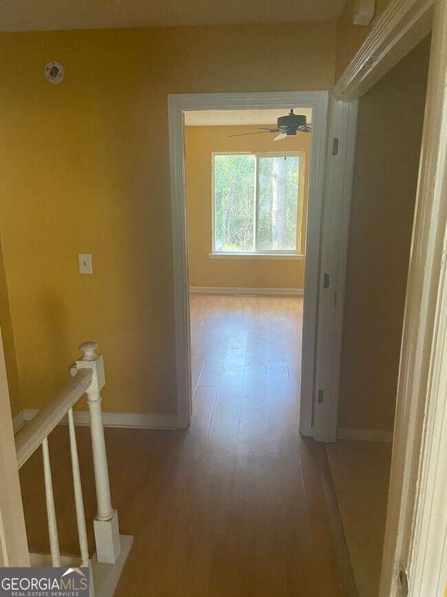 Foto del edificio - 2059 Charter Ln