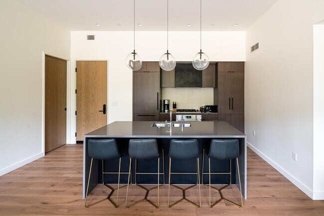 Foto del edificio - 4 Boathouse Way