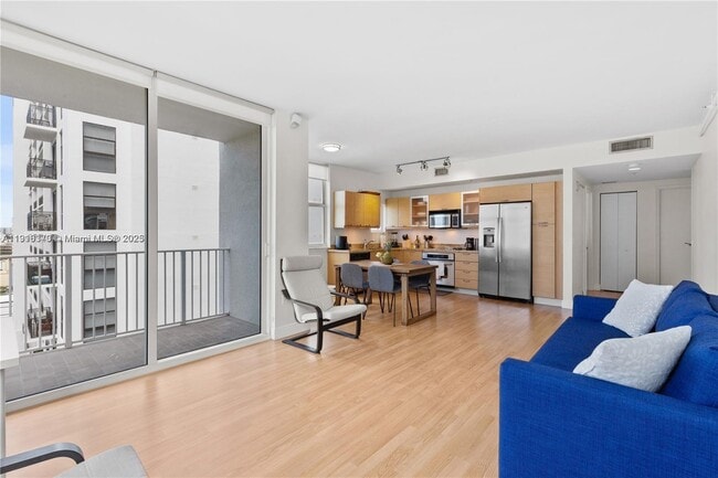 Foto del edificio - 3180 SW 22nd Terrace