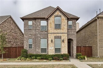 Building Photo - 207 Carrington Ln