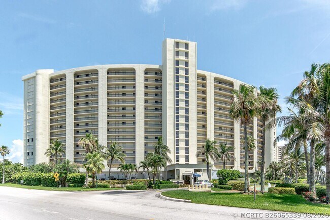Foto del edificio - 400 Ocean Trail Way