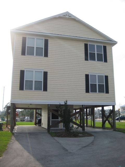Building Photo - 3 br, 3 bath House - 4020 Marina Townes Dr.