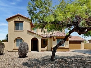 Building Photo - 2827 S 74th Dr