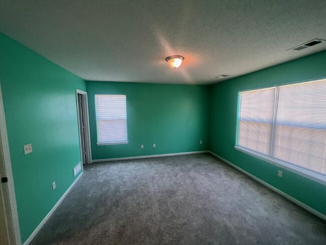 Foto del edificio - 1220 Barnett Ave