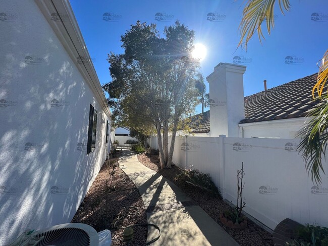 Building Photo - 55+ Oceanside Hills Country Club 2Bd/2Ba