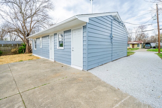 Building Photo - 5302 Alba Way