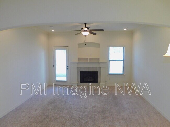 Foto del edificio - 2632 N Arroyo Ave