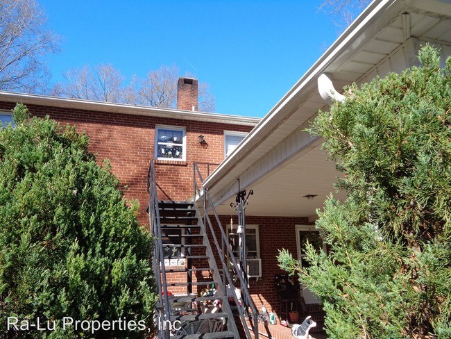 Foto del edificio - 3820 High Point Rd