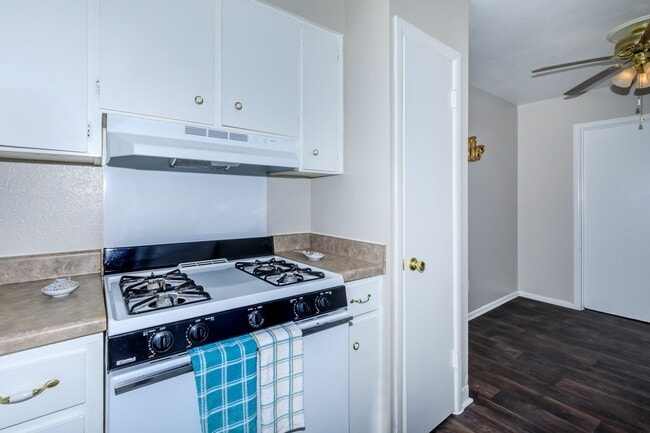 Kitchen - South Hill Apartments