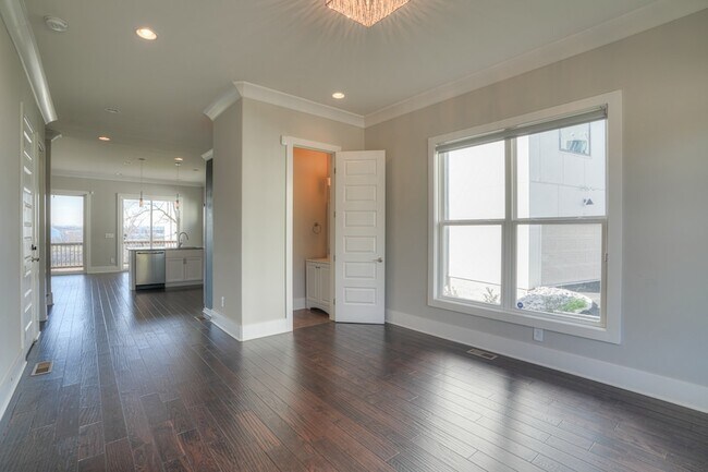Foto del edificio - 908 Youngs Ln