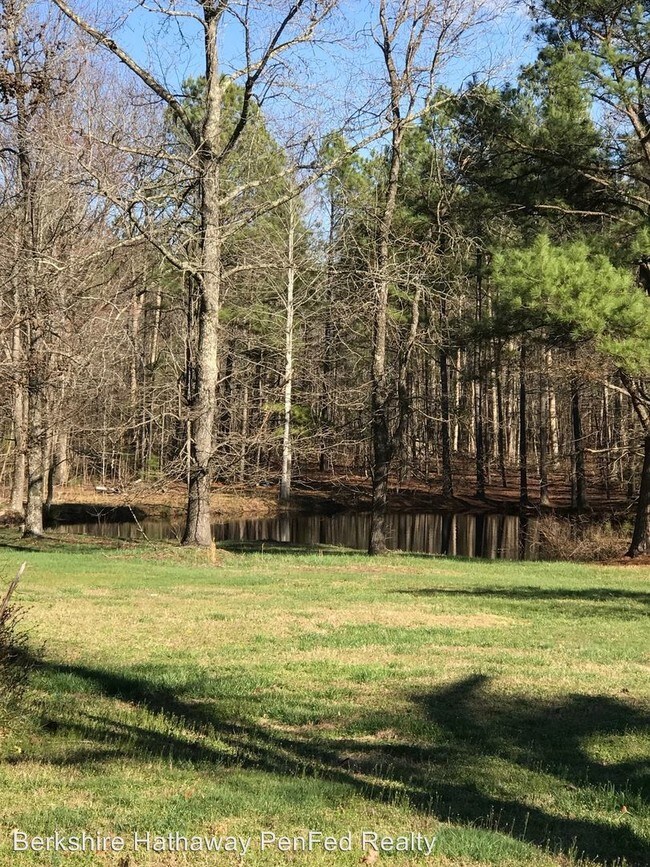 Foto del edificio - 3 br, 2 bath House - 2101 Moseley Road