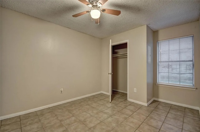 Building Photo - 1912 Bernice St